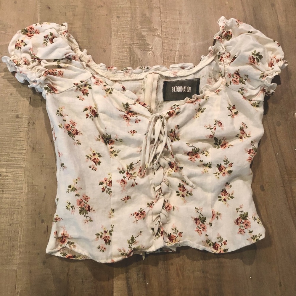 Reformation Cassidy lace up floral top. Great condition. Lovely, feminine.